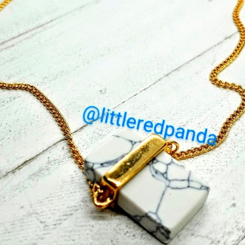 Howlite bar necklace